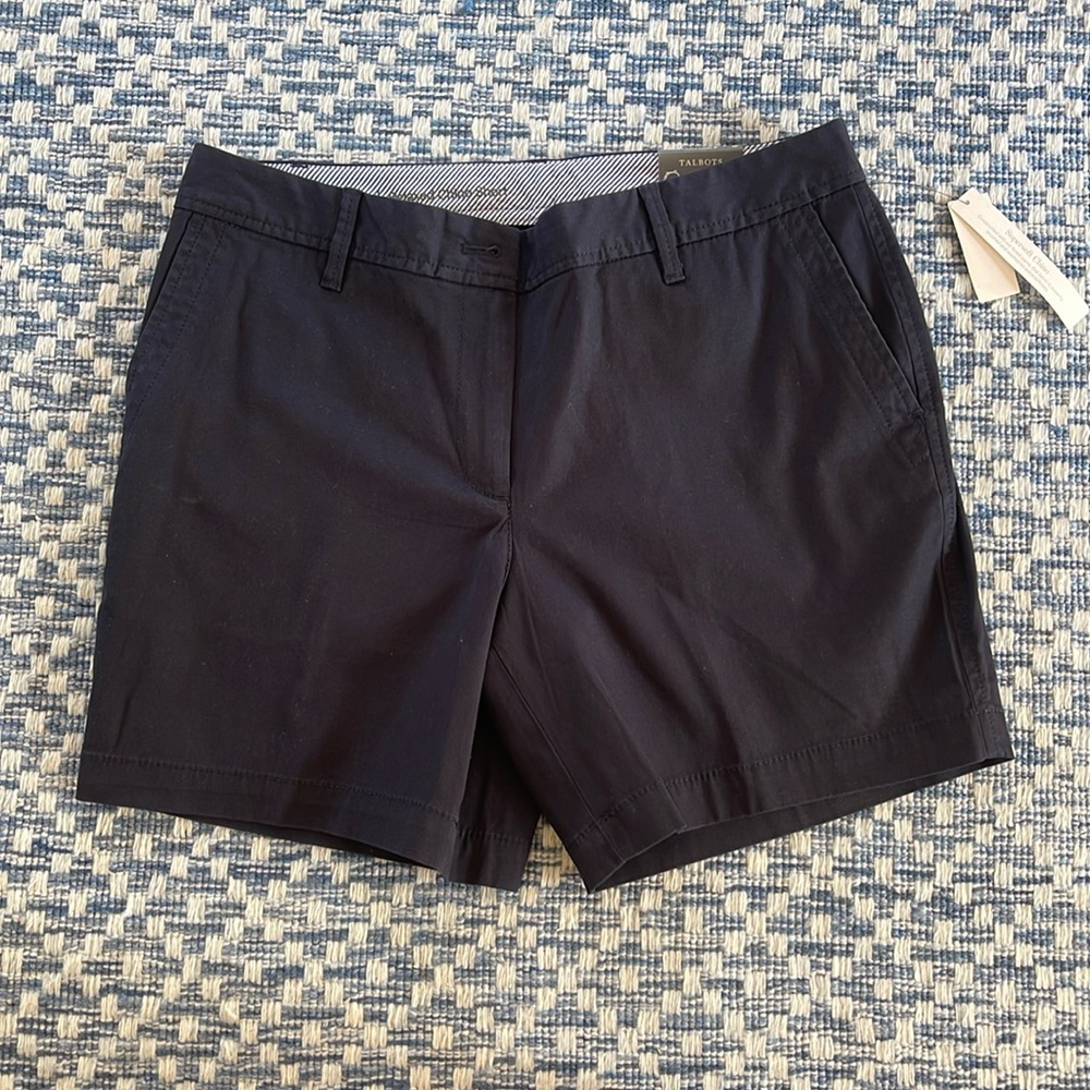 Petite Women’s Talbots realized 6” Chino Shorts